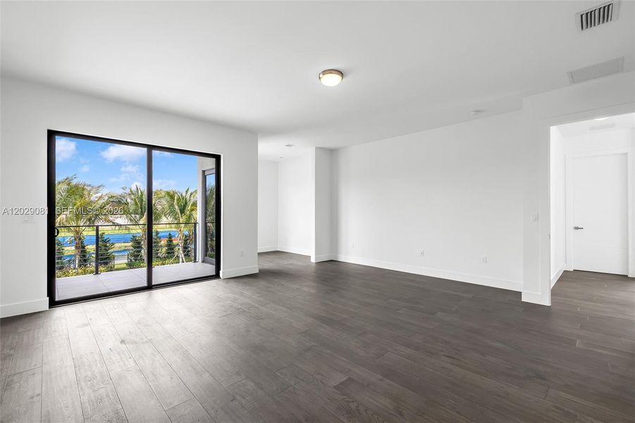 Spacious, unfurnished interior of a new home in , Weston (Image 47).