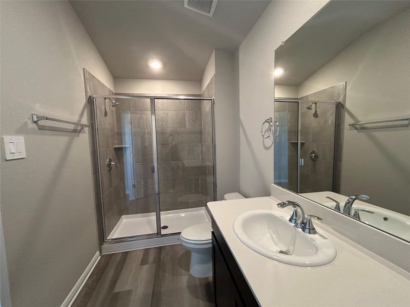 Master Bathroom Master Bathroom