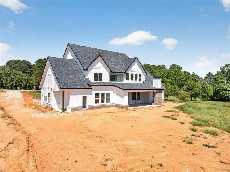 Exterior details and patio area of a home in , Loganville (Image 3).