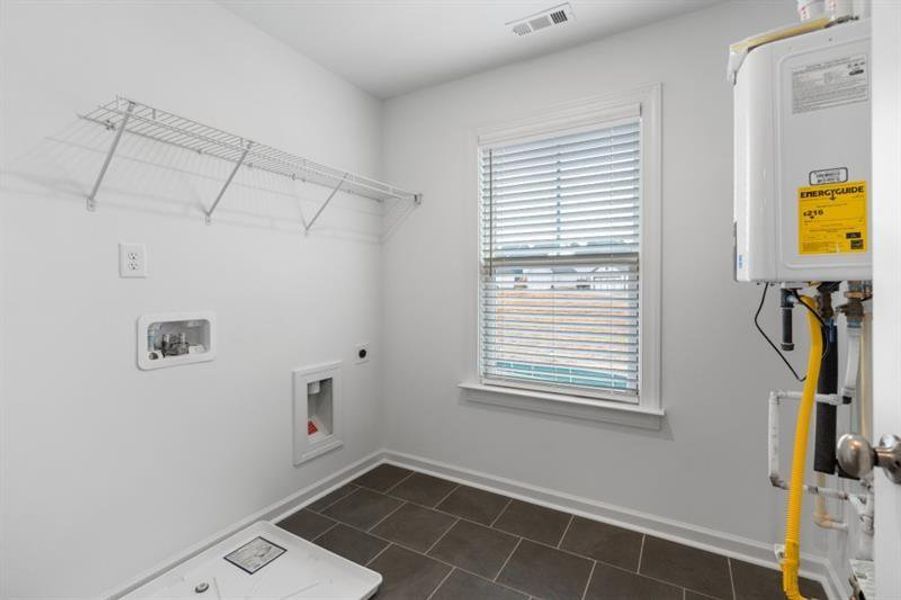 Spacious, unfurnished interior of a new home in , Athens (Image 42).