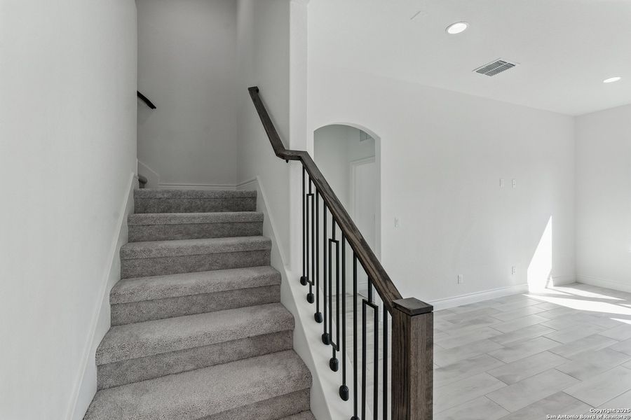 Spacious, unfurnished interior of a new home in Bison Ridge, San Antonio (Image 20). Spacious, unfurnished interior of a new home in Bison Ridge, San Antonio (Image 20).