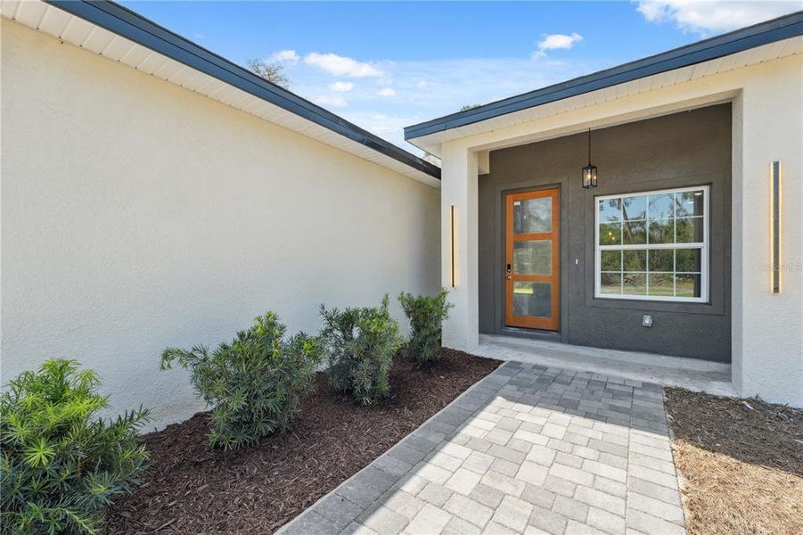 Exterior details and patio area of a home in , Ocala (Image 3).