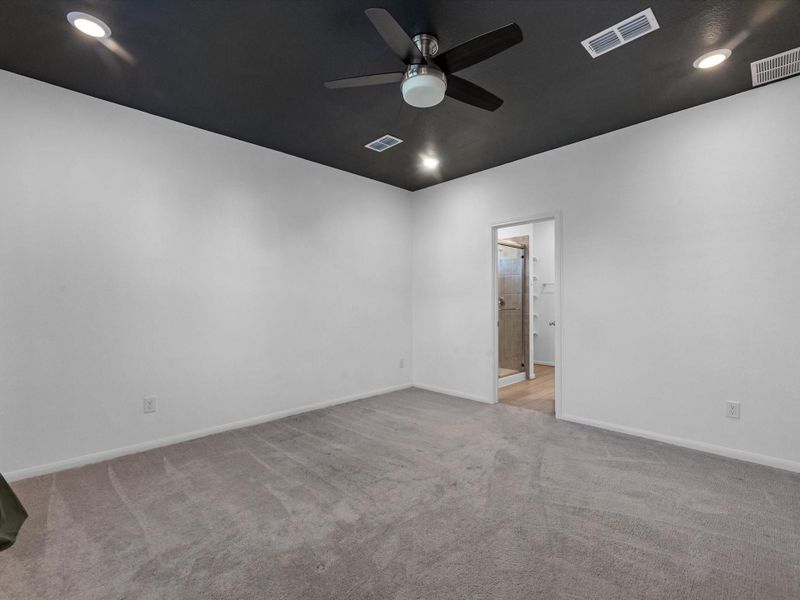 Accent ceiling to in primary suite Accent ceiling to in primary suite