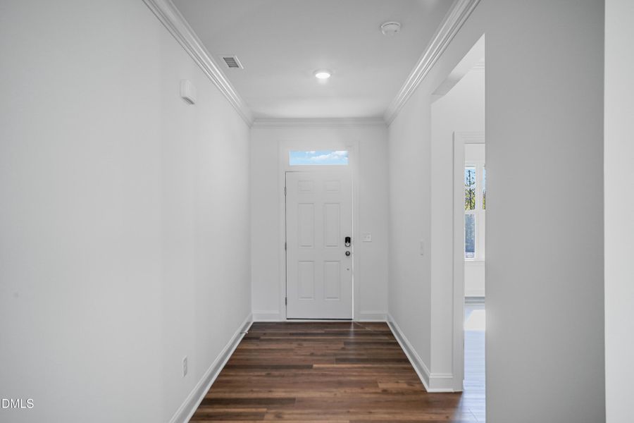 SUN_Stoneriver_Pic_EastmanIII_Foyer_1of1