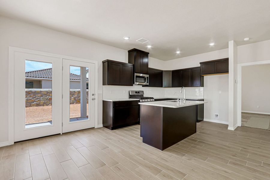 Representative furnished interior of a home built from the Desert Willow by View Homes in Paseos Del Este, Horizon City (Image 9). Representative furnished interior of a home built from the Desert Willow by View Homes in Paseos Del Este, Horizon City (Image 9).