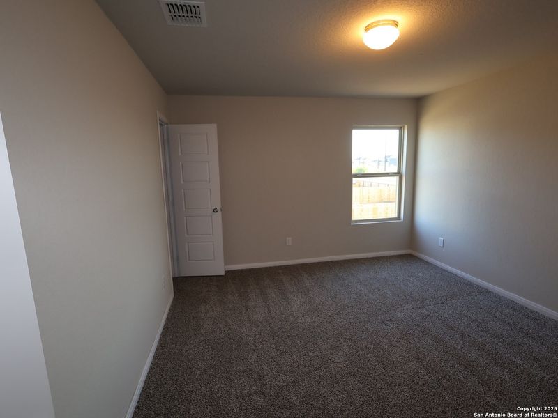 Spacious, unfurnished interior of a new home in Agave, San Antonio (Image 31).