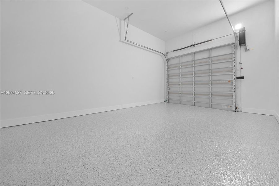Spacious, unfurnished interior of a new home in , Fort Lauderdale (Image 53).