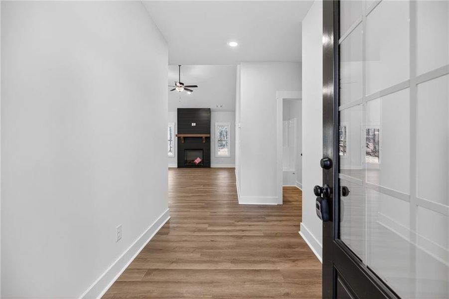 Spacious, unfurnished interior of a new home in , Silver Creek (Image 22).