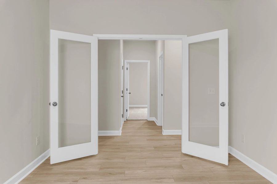 Spacious, unfurnished interior of a new home in Watson Hill, Summerville (Image 12).