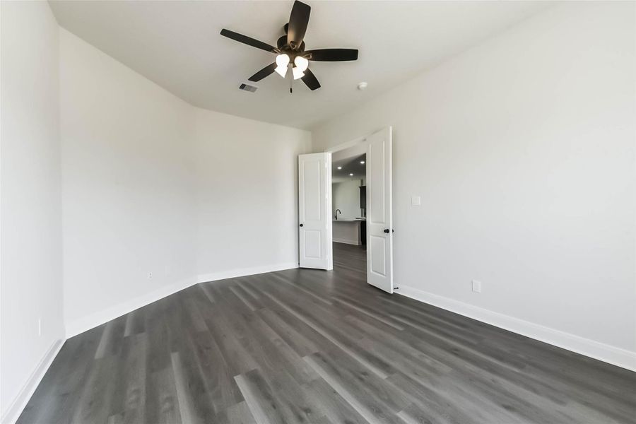 Spacious, unfurnished interior of a new home in , Baytown (Image 24).