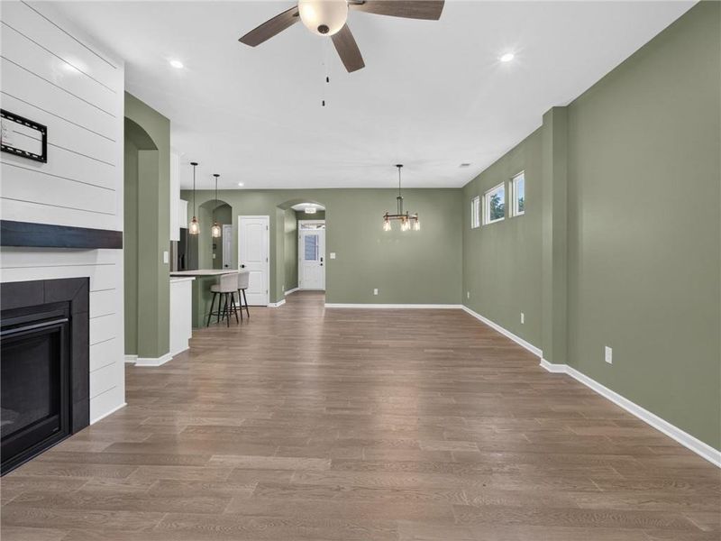 Spacious, unfurnished interior of a new home in Laurel Farms, Dallas (Image 35).