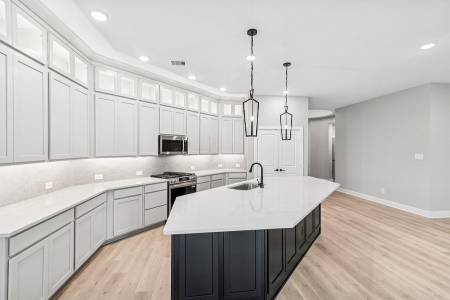 Furnished interior view inside a new home in The Highlands 55' - Encore Collection, Porter (Image 8). Furnished interior view inside a new home in The Highlands 55' - Encore Collection, Porter (Image 8).