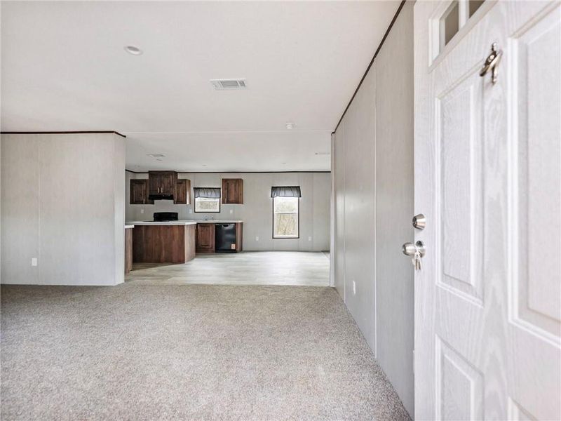 Spacious, unfurnished interior of a new home in , Lula (Image 20).