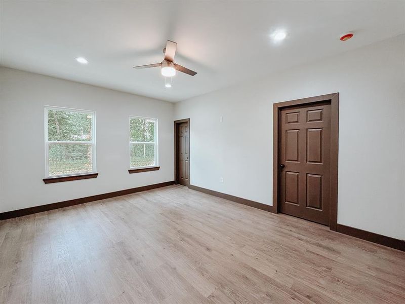 Spacious, unfurnished interior of a new home in , Fairfield (Image 11).