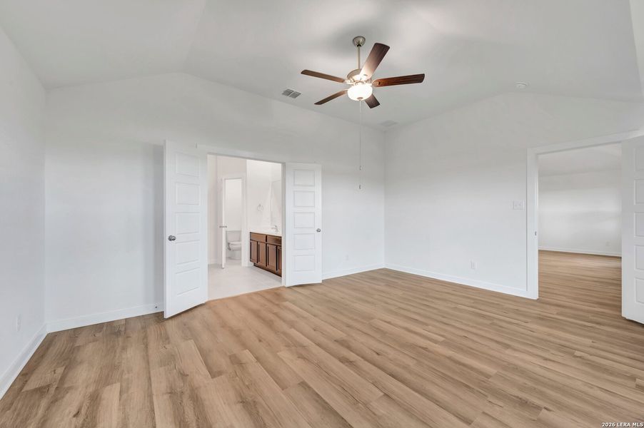 Spacious, unfurnished interior of a new home in Legacy Hills, San Antonio (Image 19).