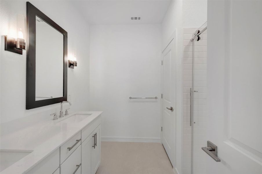 Serene primary bath
