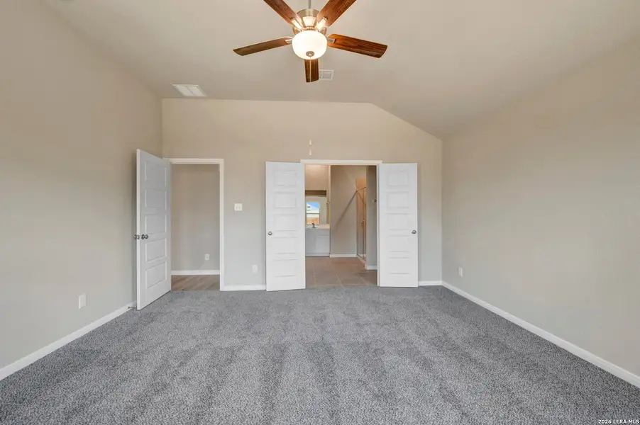 Spacious, unfurnished interior of a new home in Greenspoint Heights, Seguin (Image 28).