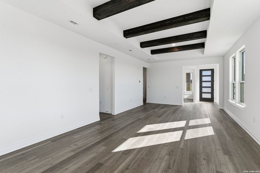 Spacious, unfurnished interior of a new home in Del Webb New Braunfels at Veramendi, New Braunfels (Image 26).