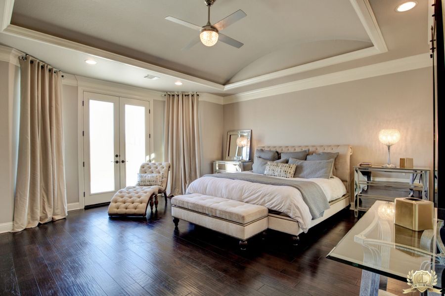 Furnished interior in a model home at Pecan Plantation in Granbury (Image 29). Furnished interior in a model home at Pecan Plantation in Granbury (Image 29).