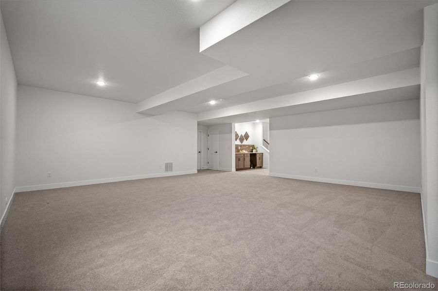 Spacious, unfurnished interior of a new home in Wolf Ranch - Enclave Collection, Colorado Springs (Image 31).