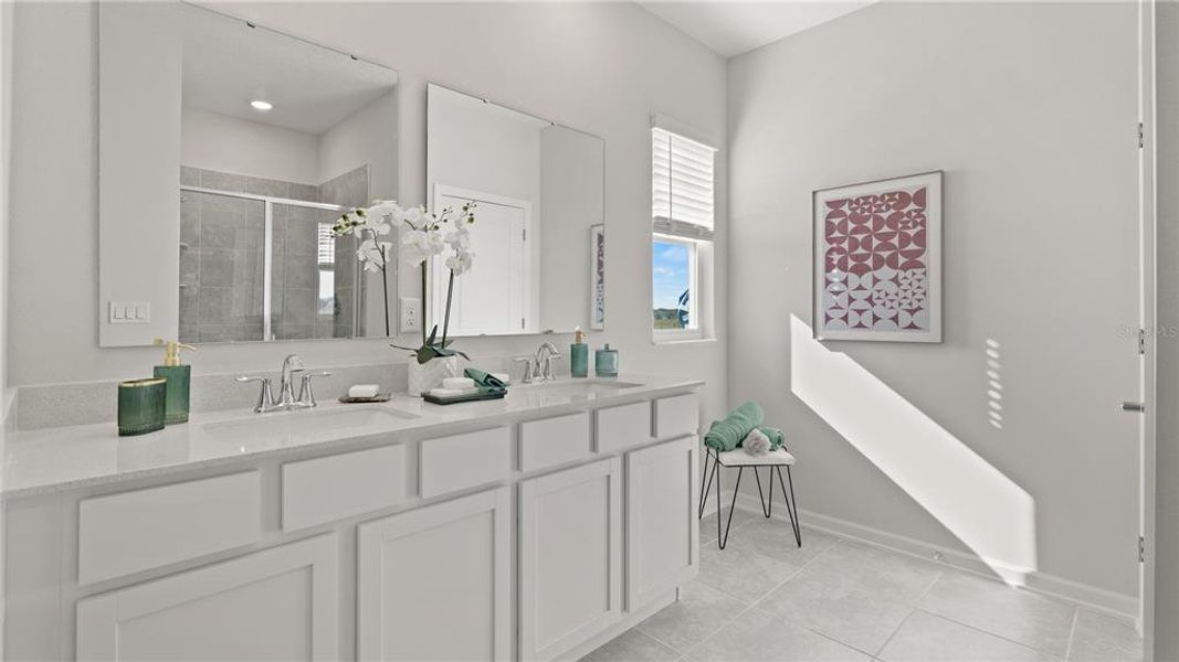 Furnished interior view inside a new home in , Orlando (Image 10).