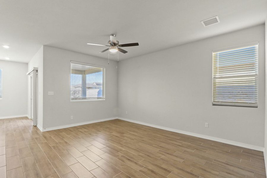 Representative unfurnished interior of a home built from the Texas Sage by View Homes in Campo Del Sol, El Paso (Image 17). Representative unfurnished interior of a home built from the Texas Sage by View Homes in Campo Del Sol, El Paso (Image 17).