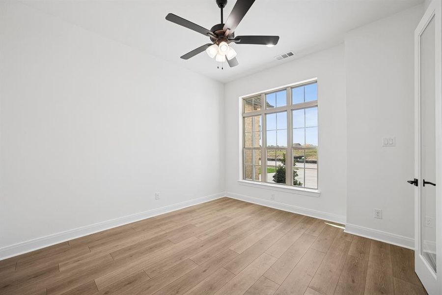 Spacious, unfurnished interior of a new home in Terraces – Classics, Rockwall (Image 28). Spacious, unfurnished interior of a new home in Terraces – Classics, Rockwall (Image 28).