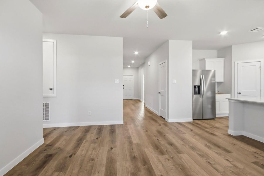 Spacious, unfurnished interior of a new home in Crockett Meadows, Conroe (Image 14). Spacious, unfurnished interior of a new home in Crockett Meadows, Conroe (Image 14).