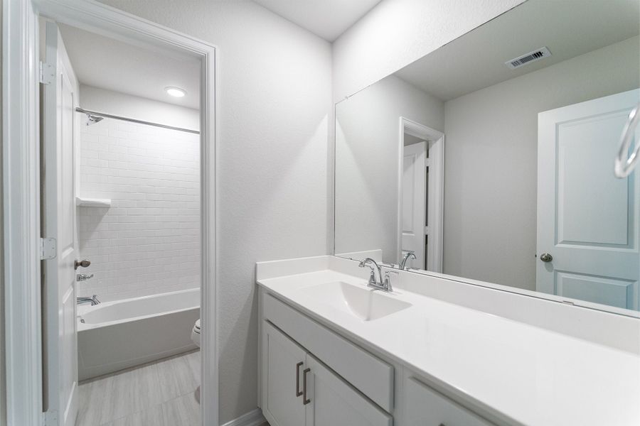 Furnished interior view inside a new home in Lago Mar, Texas City (Image 13).