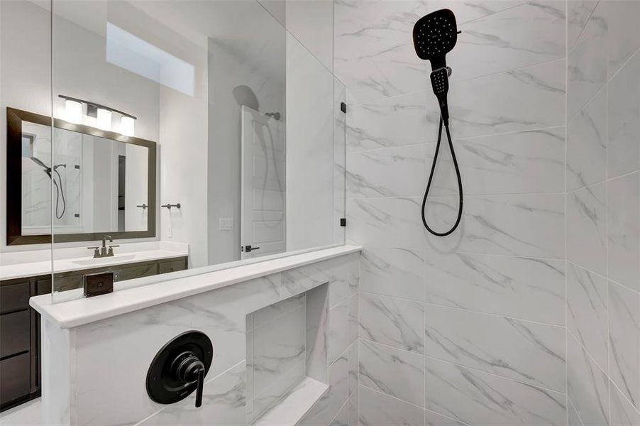 Image 38 of a home in Mantua Point Gardens.