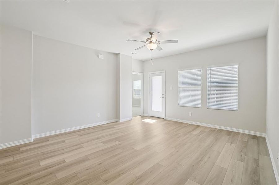 Spacious, unfurnished interior of a new home in Trails of Lavon - Spring Series, Lavon (Image 21).