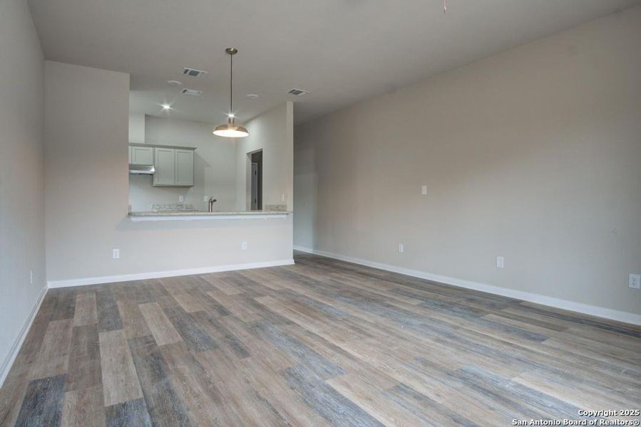 Spacious, unfurnished interior of a new home in , San Antonio (Image 16).