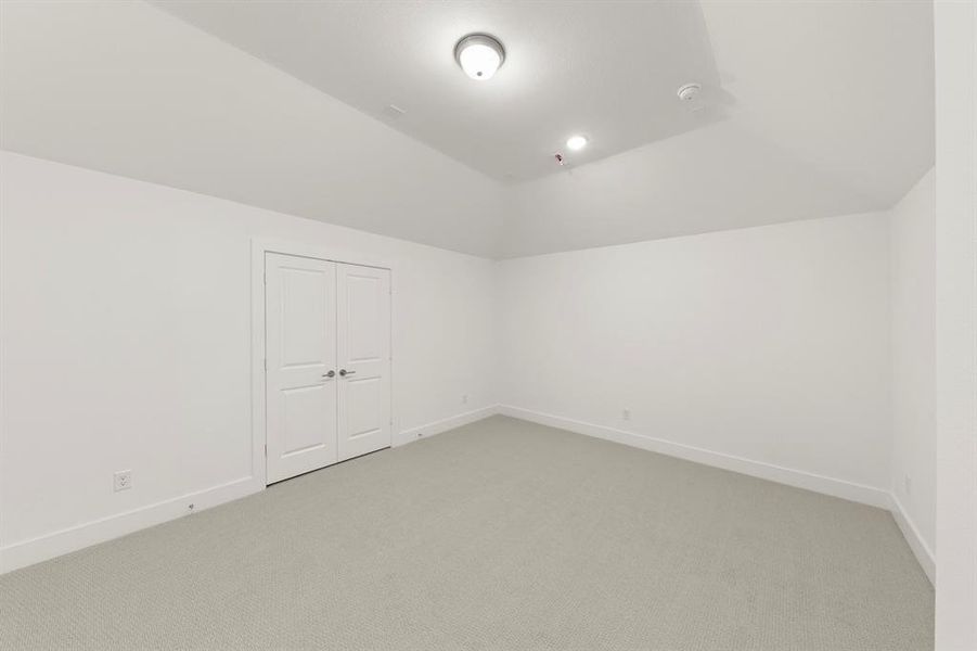 24. 2509 Rolling - Media 24. 2509 Rolling - Media