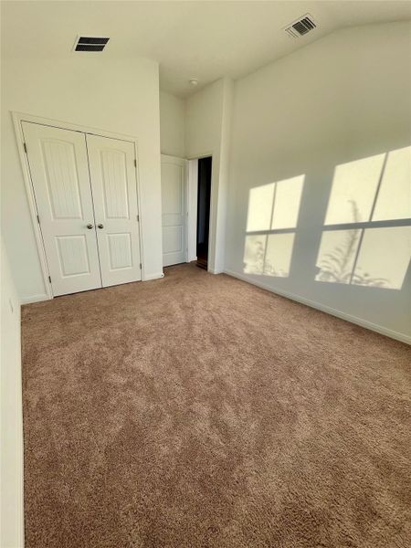 Spacious, unfurnished interior of a new home in , Killeen (Image 10).