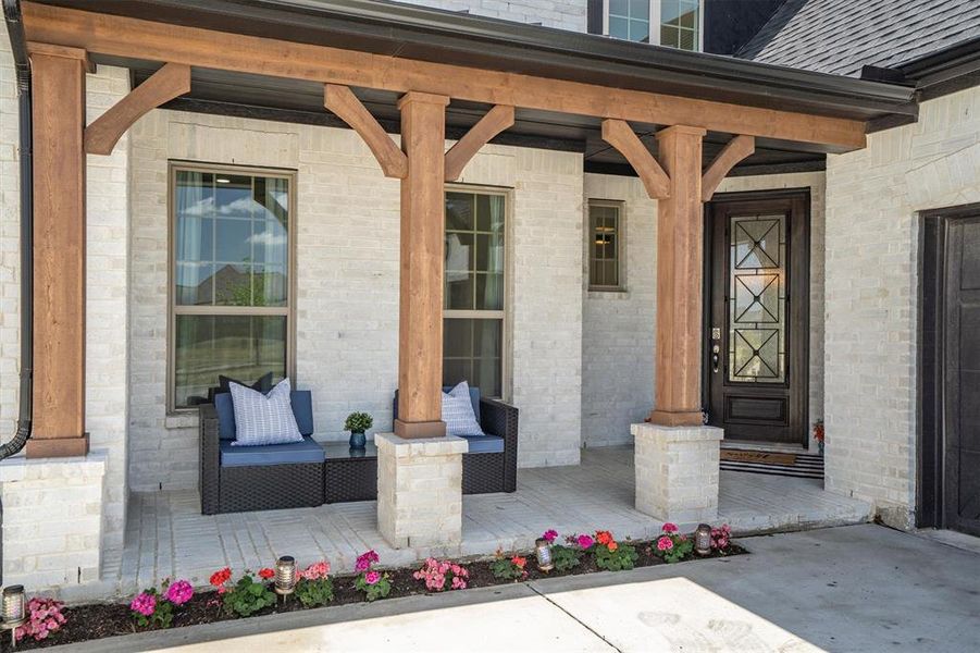 Exterior details and patio area of a home in , Northlake (Image 3).