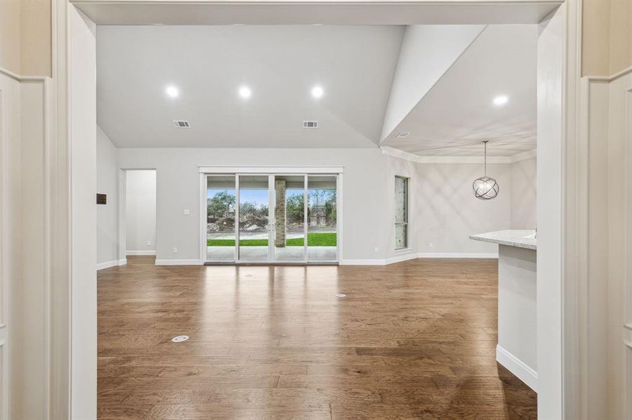 Spacious, unfurnished interior of a new home in , Granbury (Image 22). Spacious, unfurnished interior of a new home in , Granbury (Image 22).