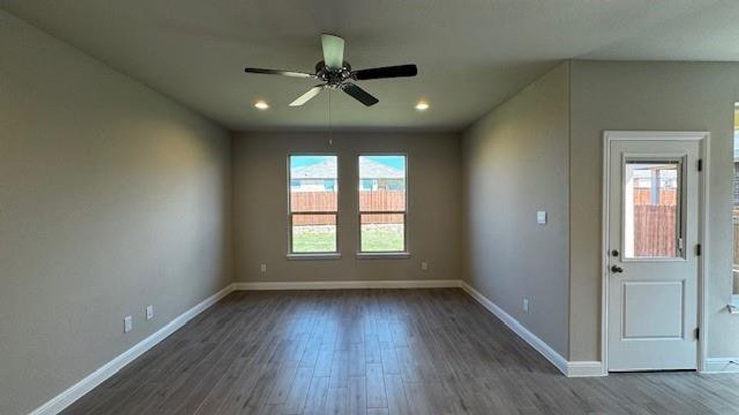 Spacious, unfurnished interior of a new home in Legado, Cleburne (Image 19).