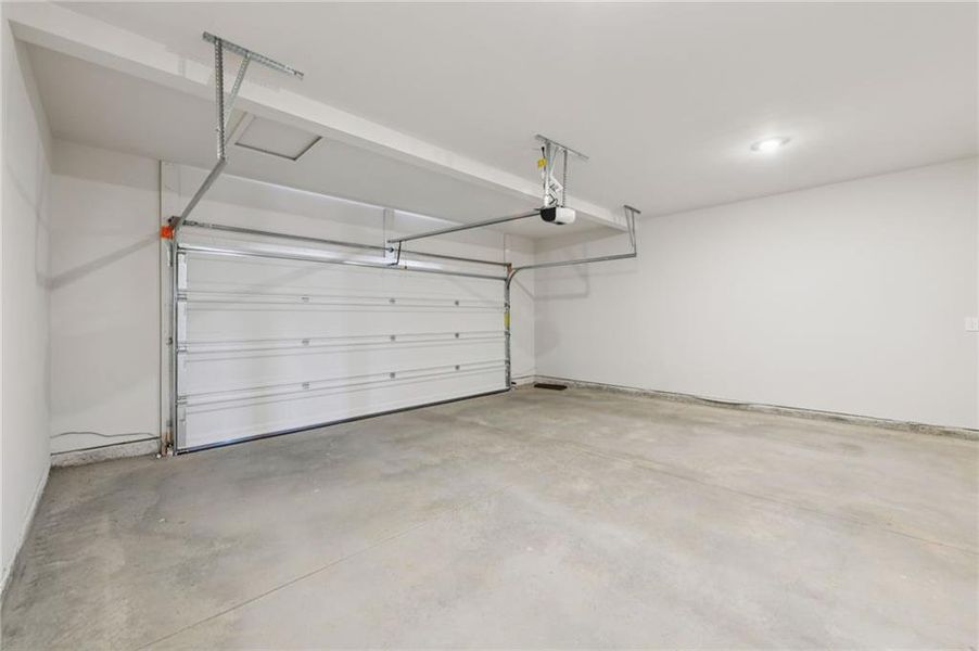 Spacious, unfurnished interior of a new home in Vines at Mill Creek - Estate Series, Braselton (Image 32). Spacious, unfurnished interior of a new home in Vines at Mill Creek - Estate Series, Braselton (Image 32).