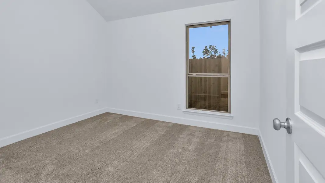 Spacious, unfurnished interior of a new home in Grand Central Park, Conroe (Image 19).