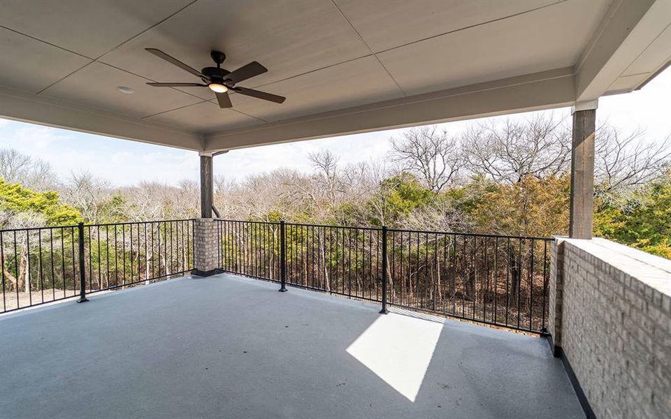 Exterior details and patio area of a home in Heath Golf & Yacht Club, Forney (Image 2).
