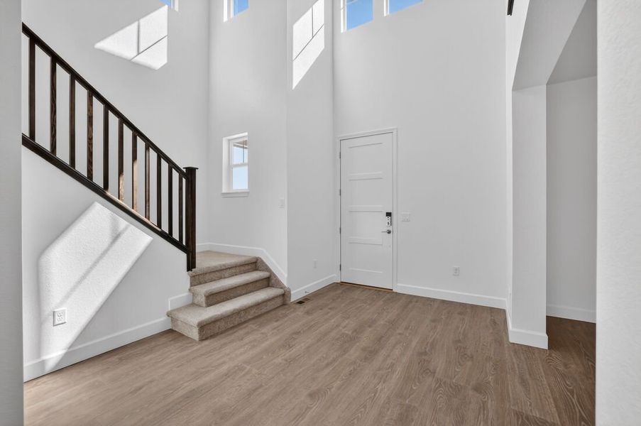 Spacious, unfurnished interior of a new home in Macanta, Castle Rock (Image 13).
