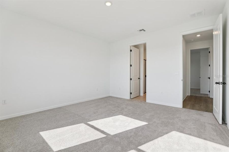 Spacious, unfurnished interior of a new home in Tyson Reserve, St. Cloud (Image 18). Spacious, unfurnished interior of a new home in Tyson Reserve, St. Cloud (Image 18).