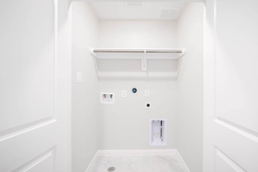 Spacious, unfurnished interior of a new home in , Houston (Image 14).
