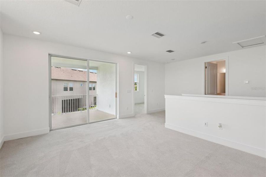 Spacious, unfurnished interior of a new home in Lagoon Residences at Epperson, Wesley Chapel (Image 38).