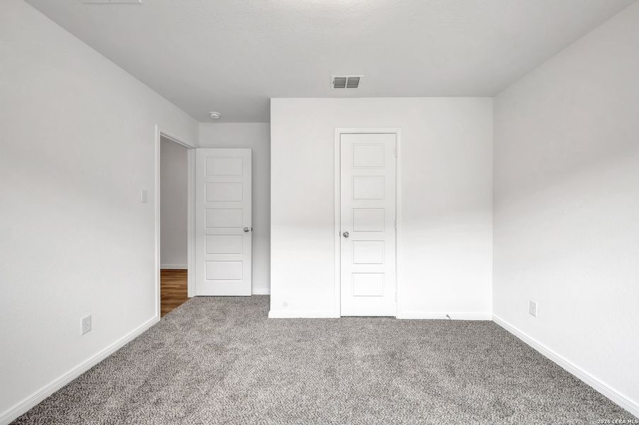 Spacious, unfurnished interior of a new home in Greenspoint Heights, Seguin (Image 37).