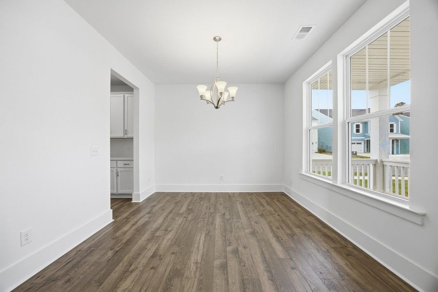 Spacious, unfurnished interior of a new home in Homecoming, Ravenel (Image 8).