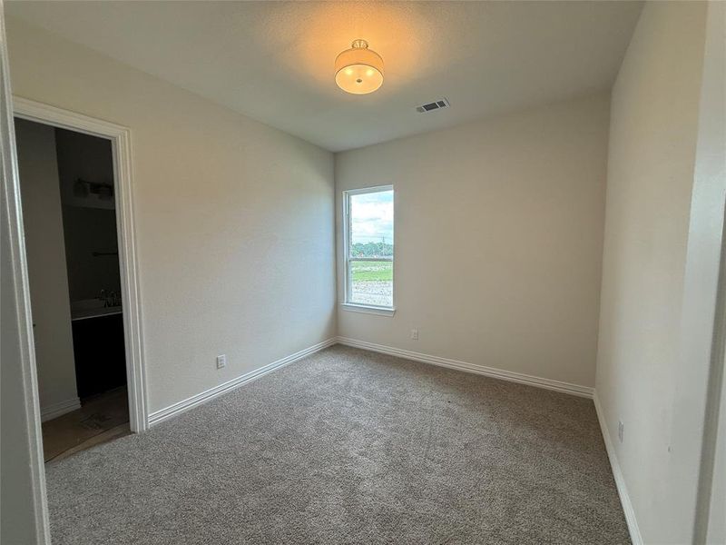 Spacious, unfurnished interior of a new home in Calhoun Acres, Azle (Image 21).