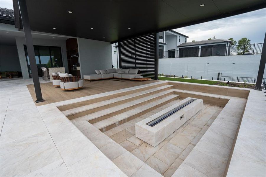 Exterior details and patio area of a home in , Montverde (Image 29).