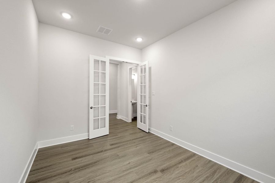 Spacious, unfurnished interior of a new home in Discovery Collection at Bridgewater, Midlothian (Image 12).