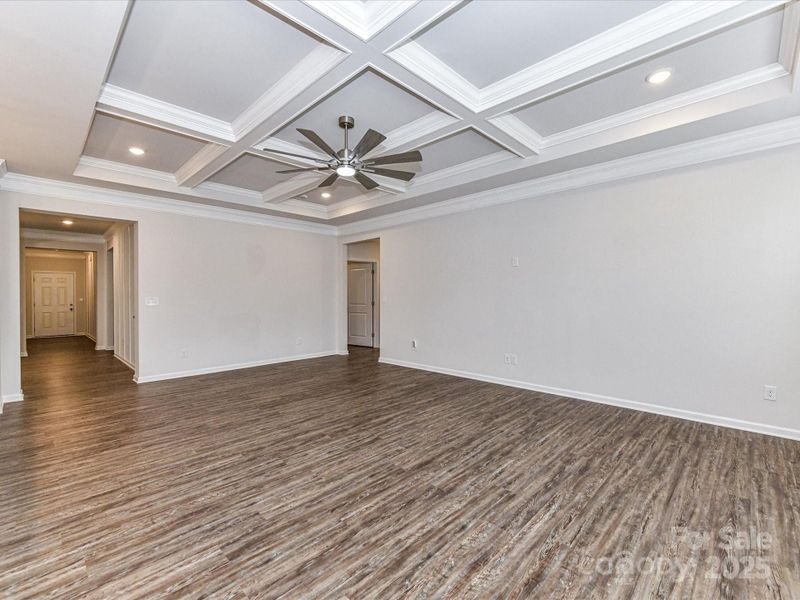 Spacious, unfurnished interior of a new home in , Midland (Image 18).